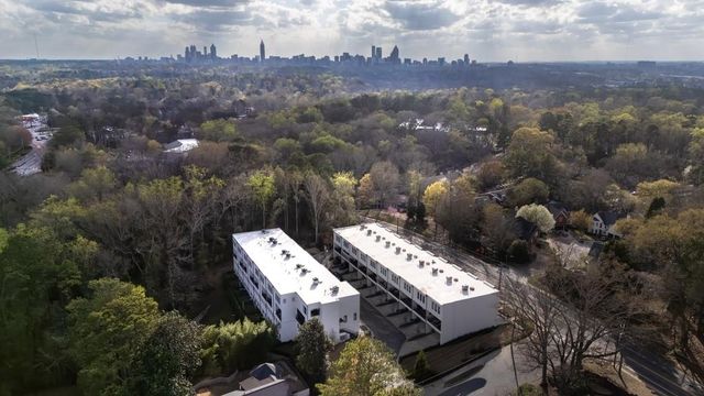 1099 Briar Cove Circle, Atlanta, GA 30329