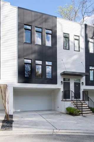 1099 Briar Cove Circle, Atlanta, GA 30329