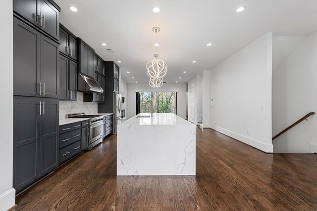 1099 Briar Cove Circle, Atlanta, GA 30329