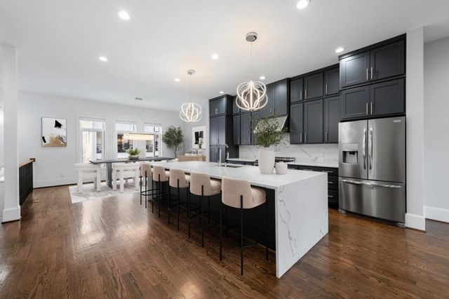 1099 Briar Cove Circle, Atlanta, GA 30329