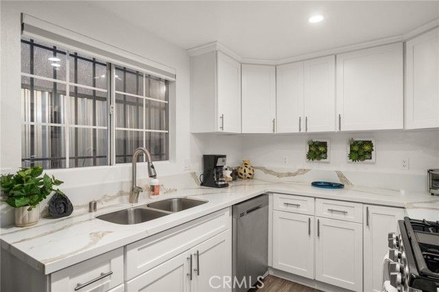 7516 Avalon, Los Angeles, CA 90003