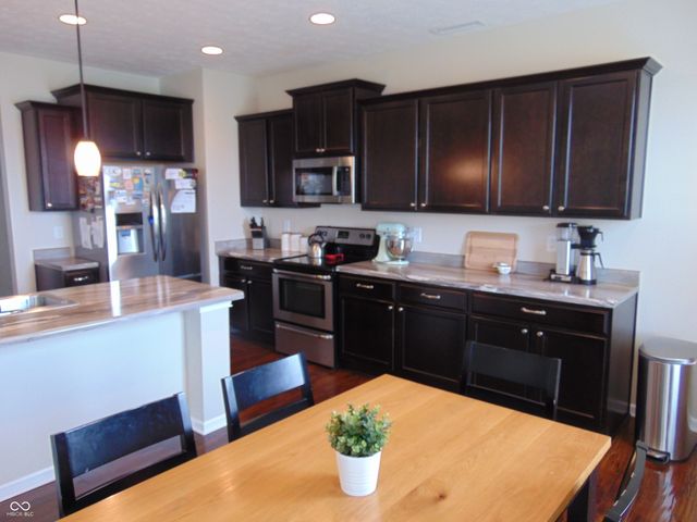 408 Wayles Drive, Pittsboro, IN 46167