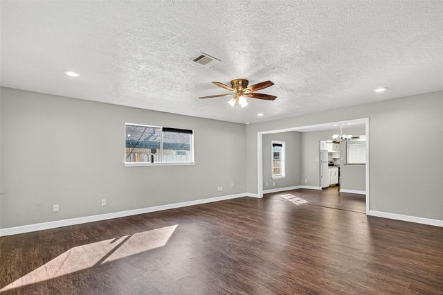 4034 Caplin Street, Houston, TX 77026