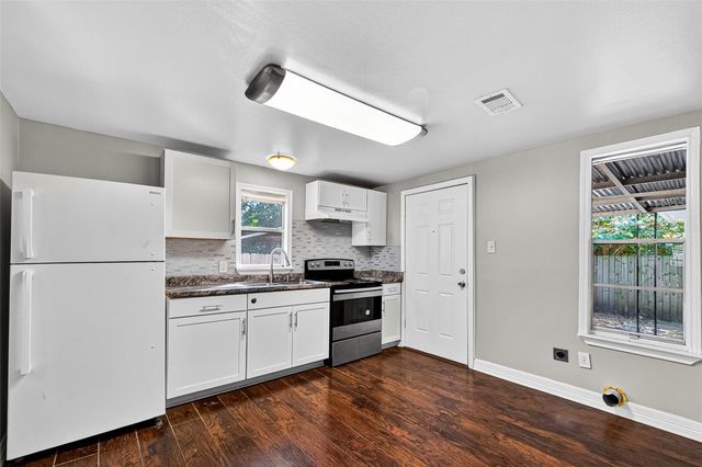 4034 Caplin Street, Houston, TX 77026