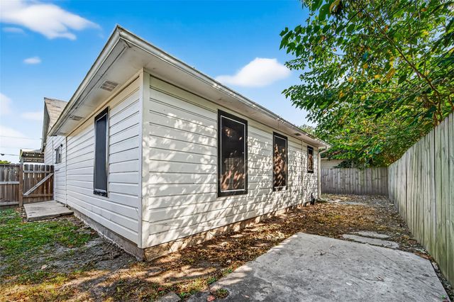 4034 Caplin Street, Houston, TX 77026