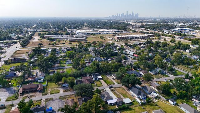 4034 Caplin Street, Houston, TX 77026
