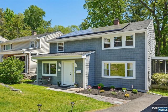 21 Howard Place, Waldwick, NJ 07463