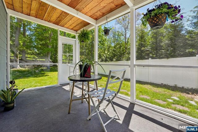 21 Howard Place, Waldwick, NJ 07463