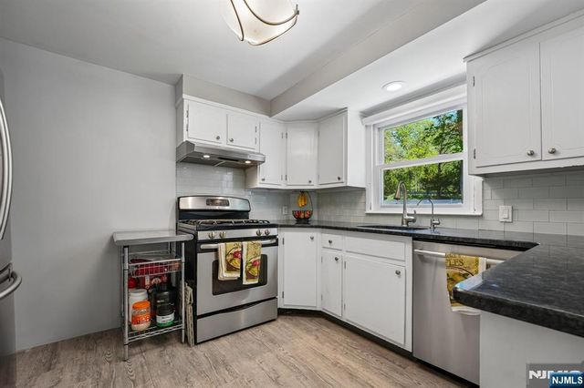 21 Howard Place, Waldwick, NJ 07463