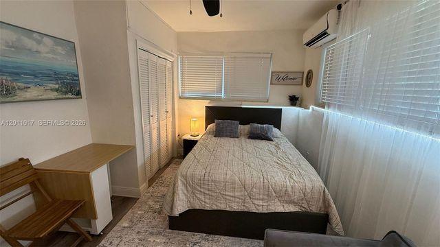 115 SE 2nd St 2, Dania Beach, FL 33004