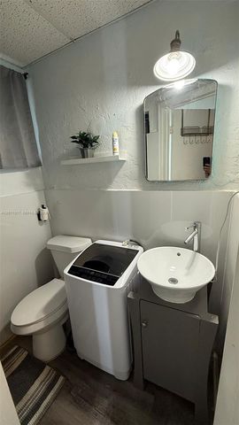 115 SE 2nd St 2, Dania Beach, FL 33004