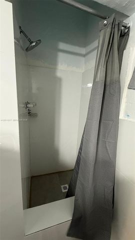 115 SE 2nd St 2, Dania Beach, FL 33004