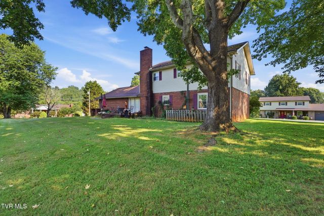 208 Coralwood Drive, Kingsport, TN 37663