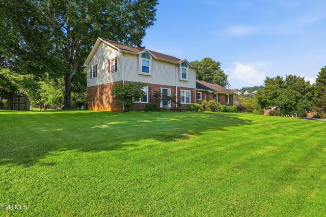 208 Coralwood Drive, Kingsport, TN 37663