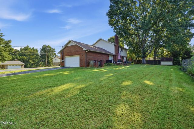 208 Coralwood Drive, Kingsport, TN 37663