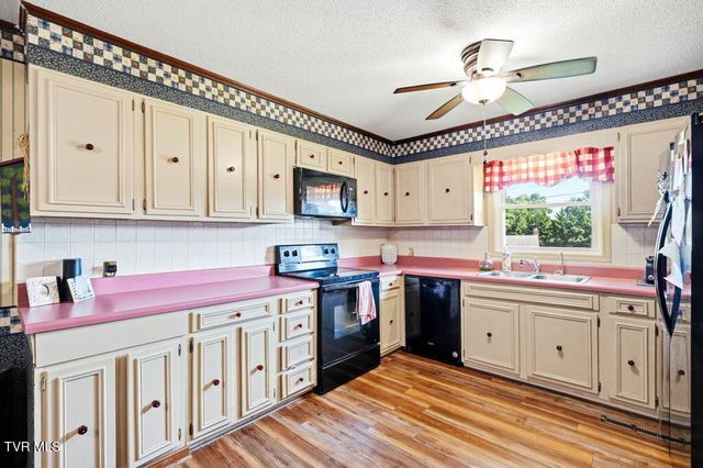 208 Coralwood Drive, Kingsport, TN 37663