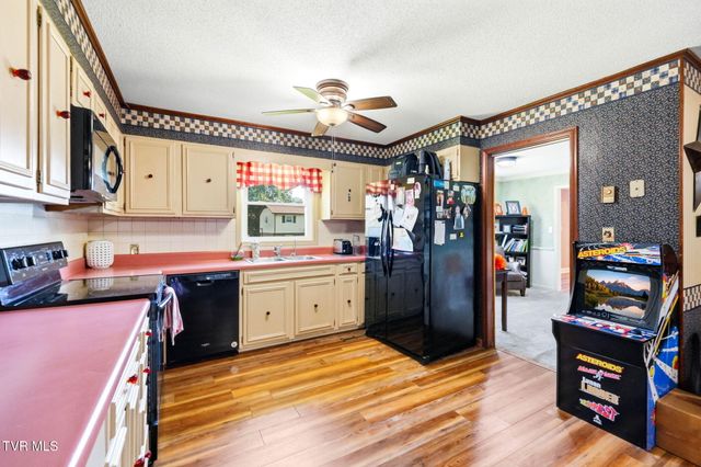 208 Coralwood Drive, Kingsport, TN 37663