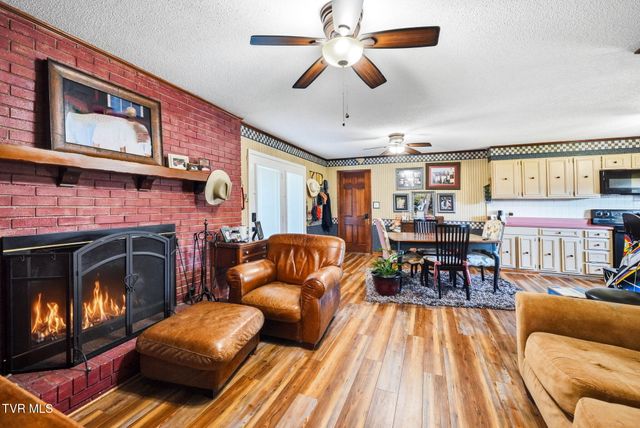 208 Coralwood Drive, Kingsport, TN 37663