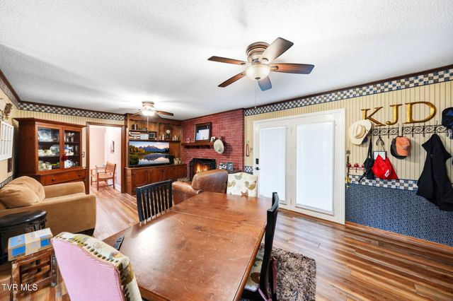 208 Coralwood Drive, Kingsport, TN 37663