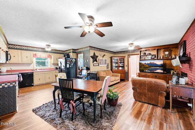 208 Coralwood Drive, Kingsport, TN 37663