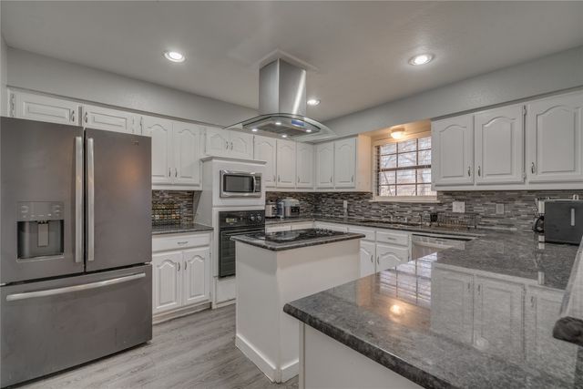 521 Crane Circle, Desoto, TX 75115