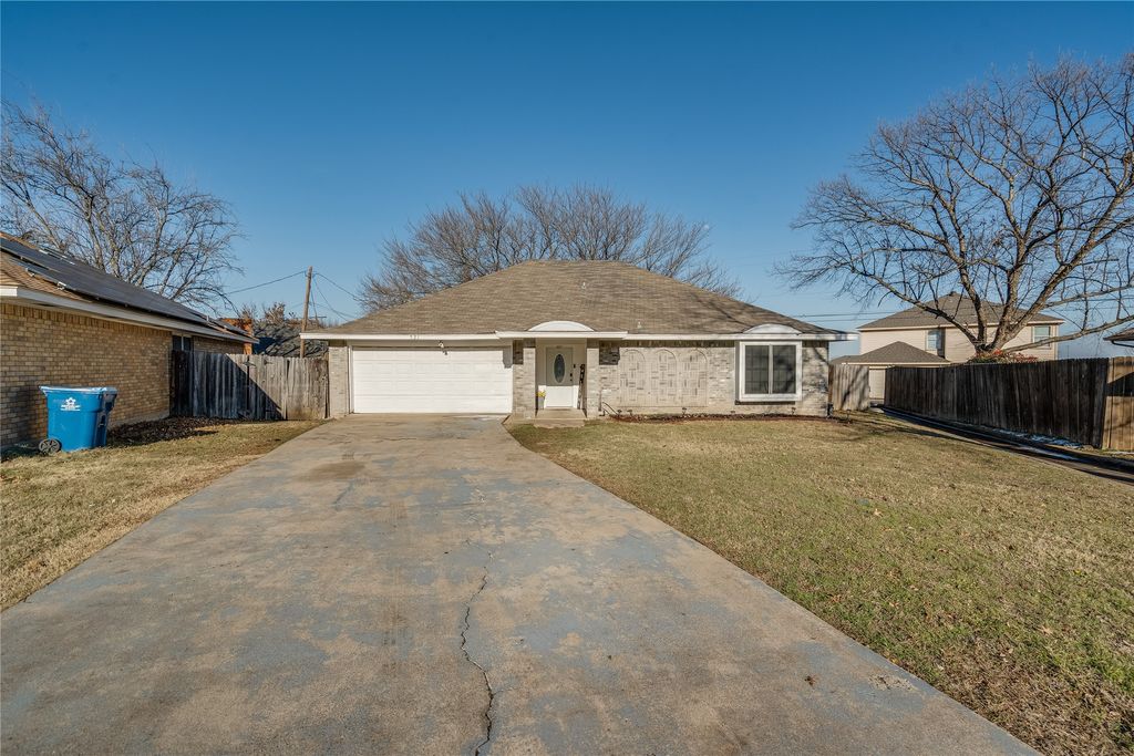 521 Crane Circle, Desoto, TX 75115