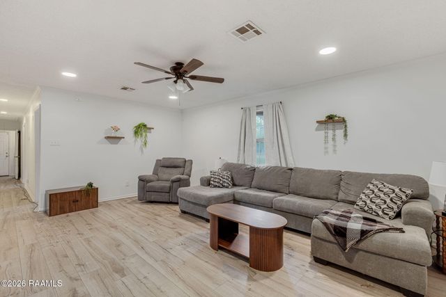 904 Chappuis Avenue, Rayne, LA 70578