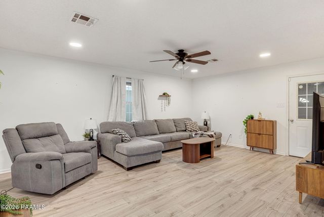 904 Chappuis Avenue, Rayne, LA 70578