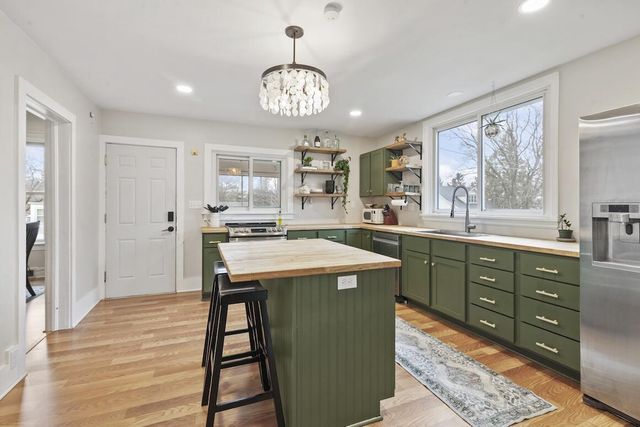 403 W Capitol DRIVE, Hartland, WI 53029