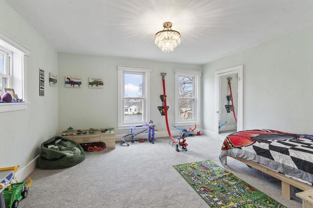 403 W Capitol DRIVE, Hartland, WI 53029