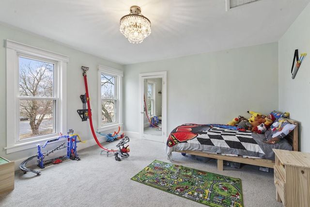 403 W Capitol DRIVE, Hartland, WI 53029