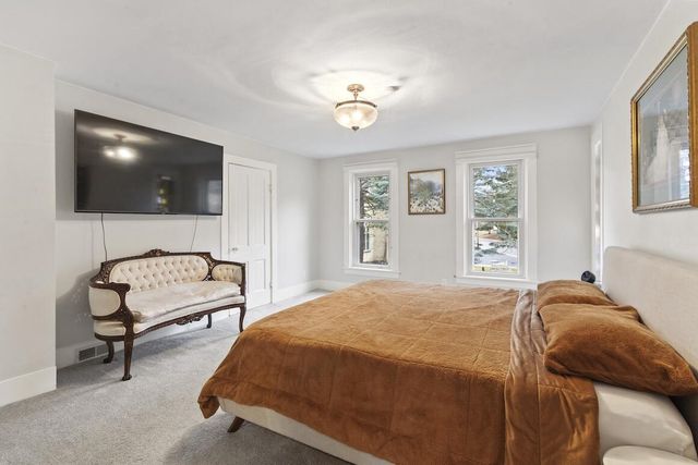 403 W Capitol DRIVE, Hartland, WI 53029