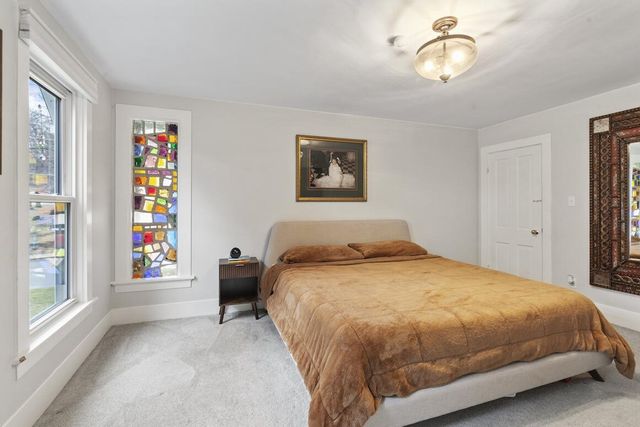 403 W Capitol DRIVE, Hartland, WI 53029