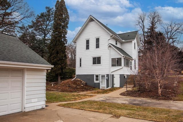 403 W Capitol DRIVE, Hartland, WI 53029