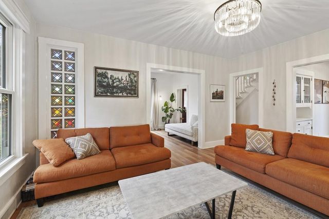 403 W Capitol DRIVE, Hartland, WI 53029