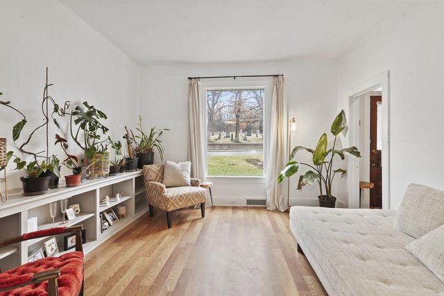 403 W Capitol DRIVE, Hartland, WI 53029