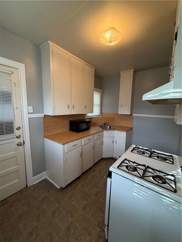 330 Rosebud Ave, Corpus Christi, TX 78404