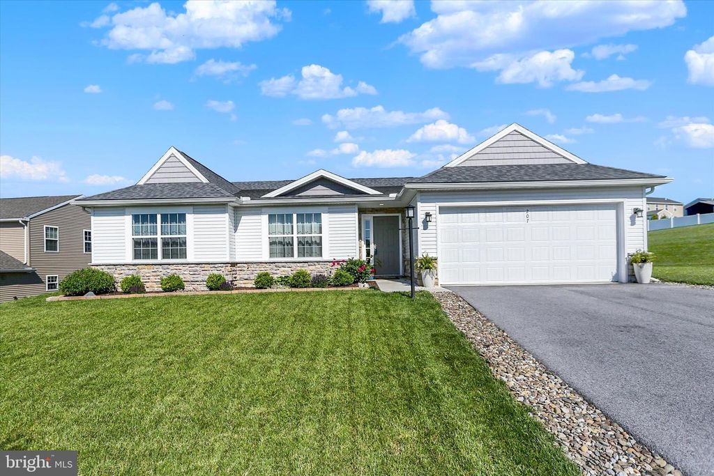 207 EAGLE RD, Dillsburg, PA 17019