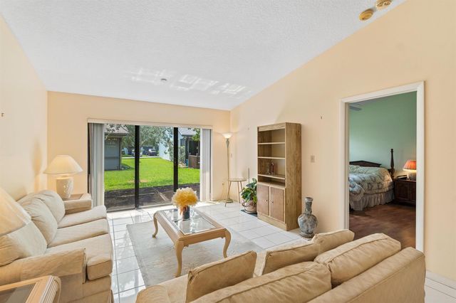 8108 NW 100th Lane, Tamarac, FL 33321
