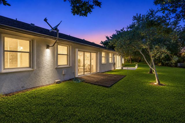 8108 NW 100th Lane, Tamarac, FL 33321