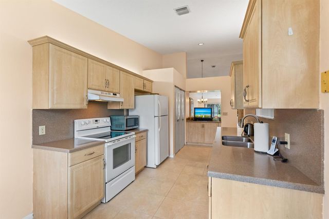 8108 NW 100th Lane, Tamarac, FL 33321