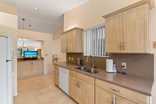 8108 NW 100th Lane, Tamarac, FL 33321