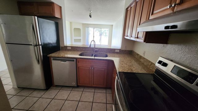 14013 FAIRWAY ISLAND DRIVE 427, Orlando, FL 32837