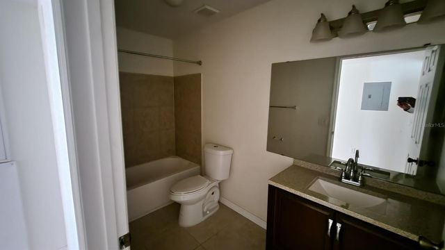 14013 FAIRWAY ISLAND DRIVE 427, Orlando, FL 32837