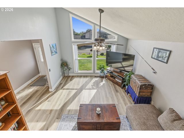 18989 Sw JESSICA Way, Beaverton, OR 97006