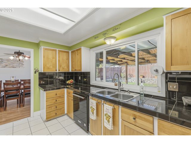 18989 Sw JESSICA Way, Beaverton, OR 97006