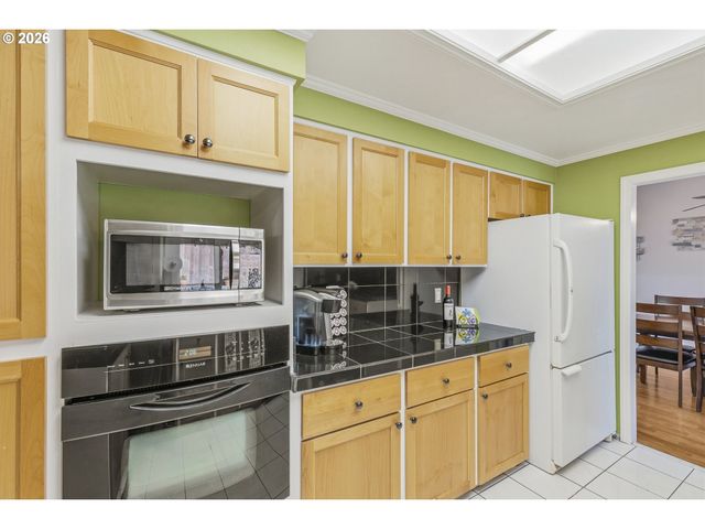 18989 Sw JESSICA Way, Beaverton, OR 97006