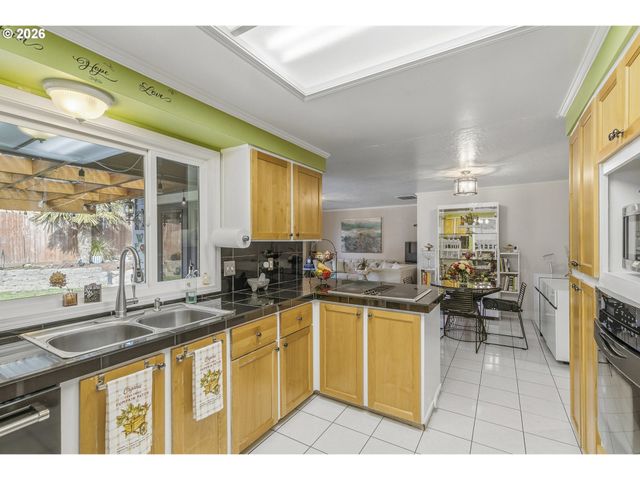 18989 Sw JESSICA Way, Beaverton, OR 97006