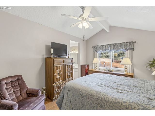 18989 Sw JESSICA Way, Beaverton, OR 97006