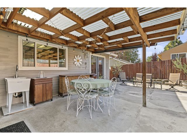 18989 Sw JESSICA Way, Beaverton, OR 97006